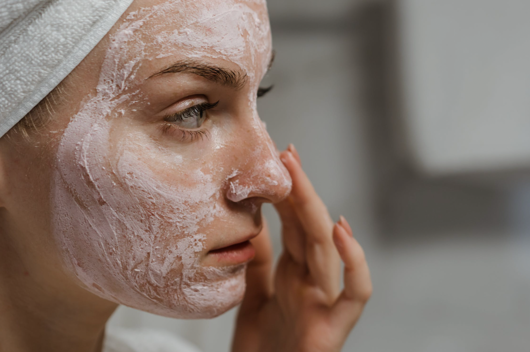 Battling Stubborn Acne: How Nutriskin's LED Mask Can Finally Give You Clear Skin